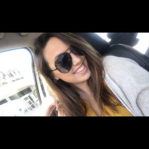 Meet your Posher, Emily